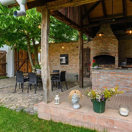 Bed and breakfast The Good House - *
