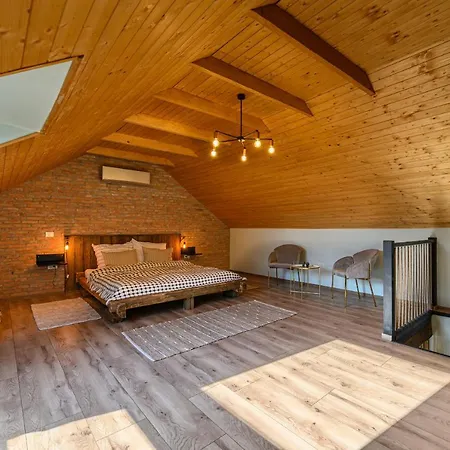The Good House - Bed and breakfast Hărman
