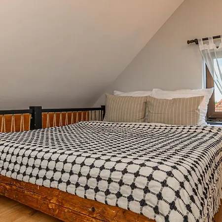 The Good House - Bed and breakfast Hărman